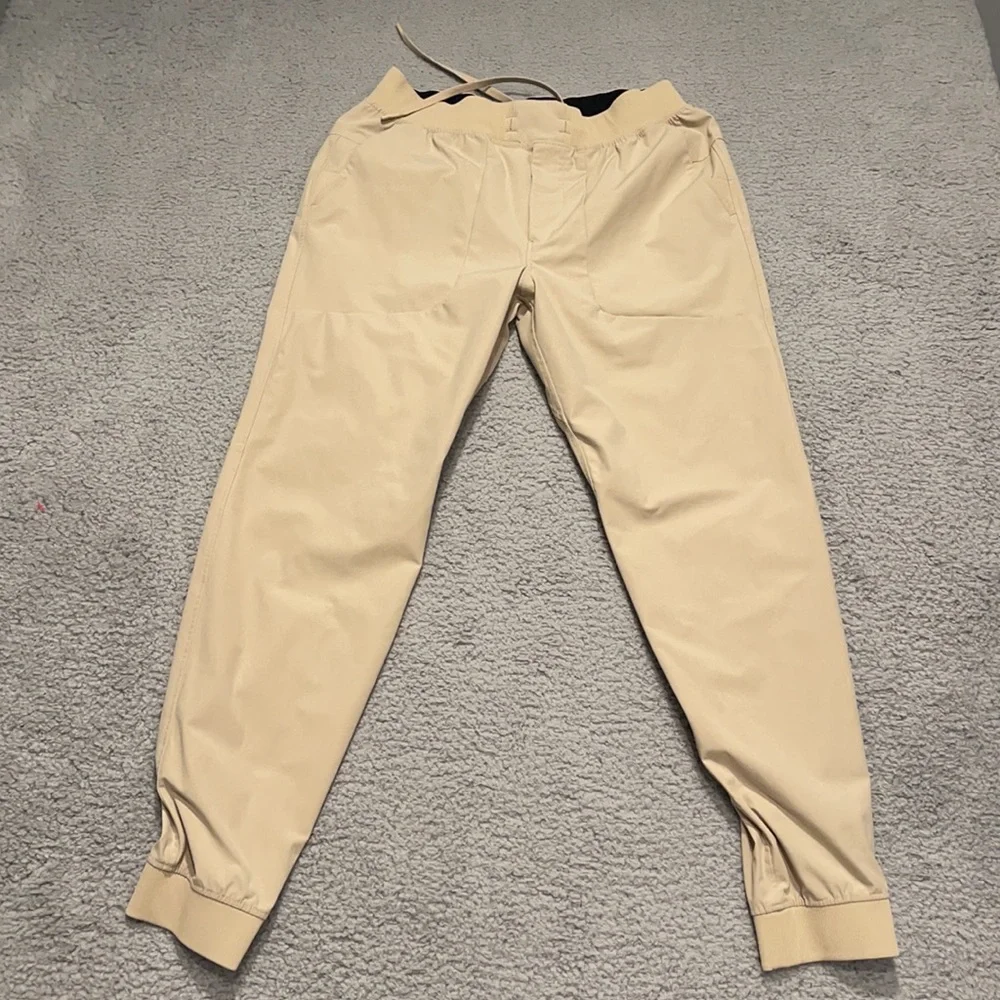 Lululemon ABC Jogger 30" * size L  color tan